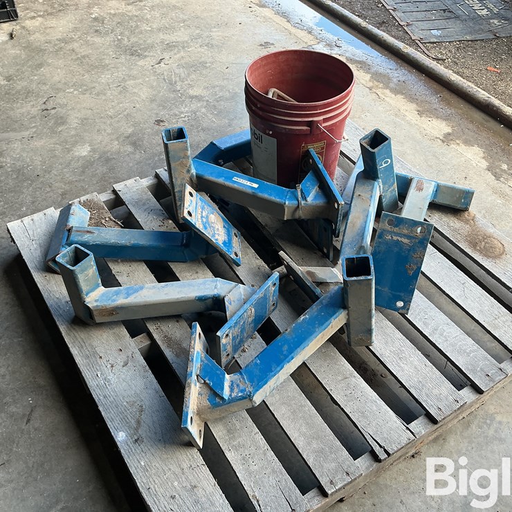 Kinze Row Unit Mounts