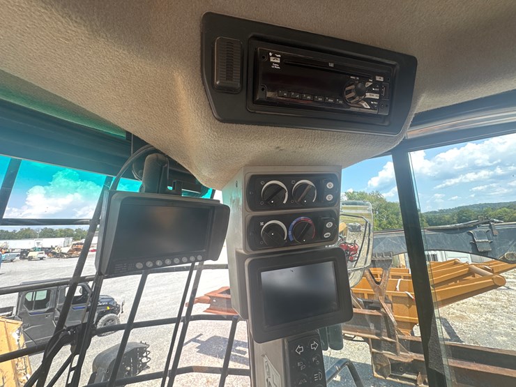 2016-caterpillar-950m-image-9