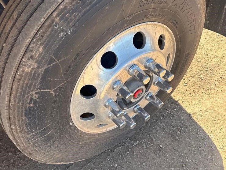 2012-peterbilt-367-image-26