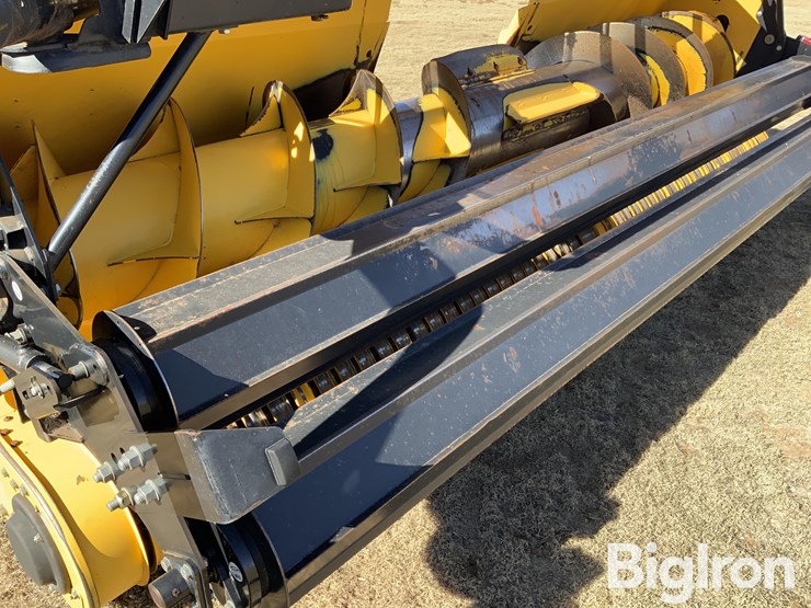 2017-new-holland-380fp-image-18