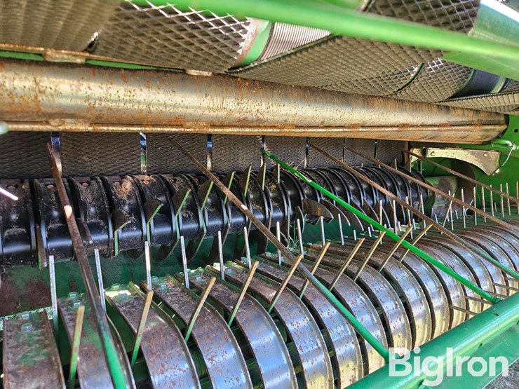 john-deere-568-image-15