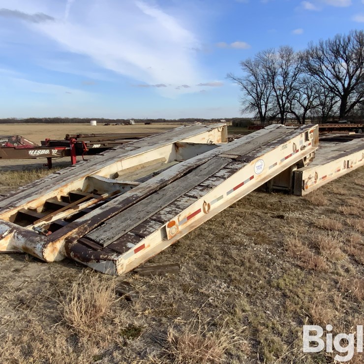 1976 Holt HLF-70 Quad/A Folding Neck Trailer