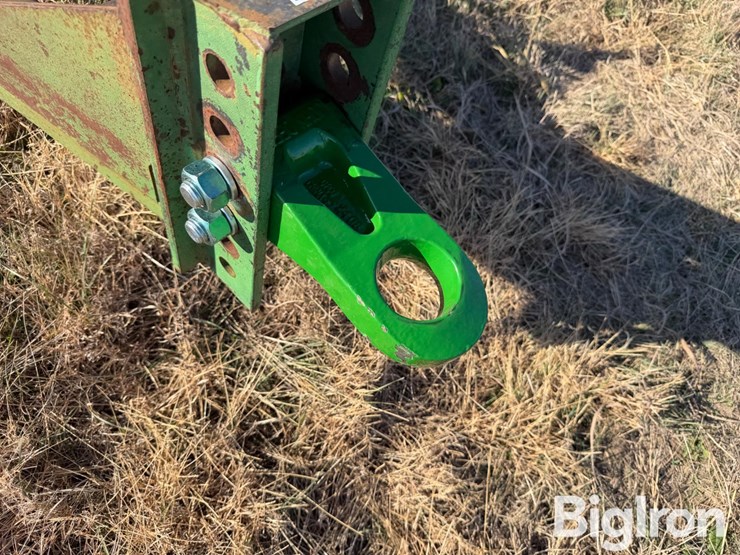 john-deere-32-image-10