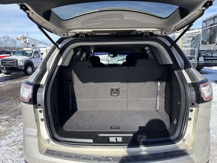 2015-chevrolet-traverse-image-22