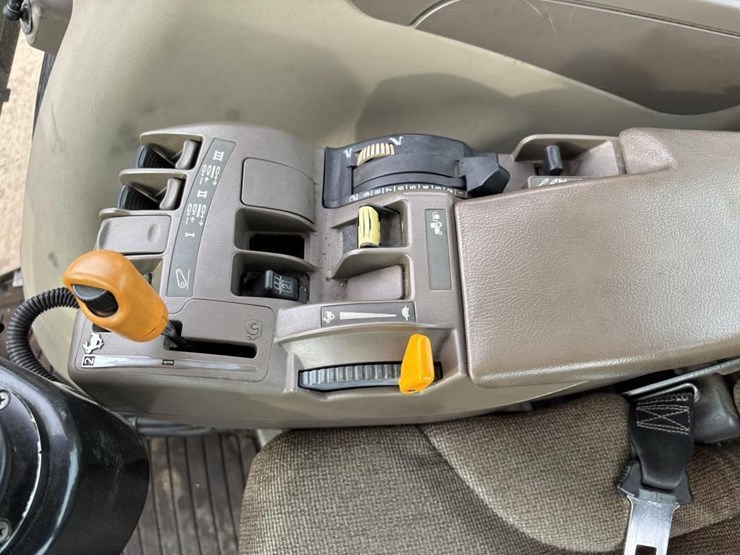 john-deere-7130-image-37