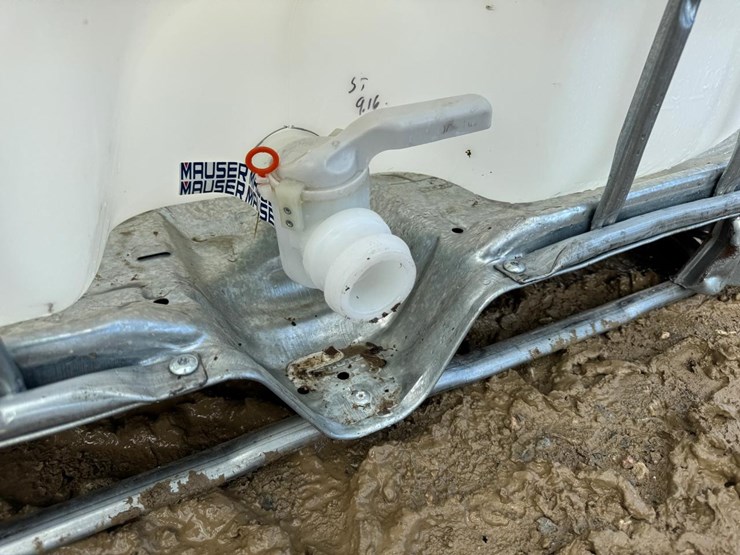 water-tank-tote-image-5