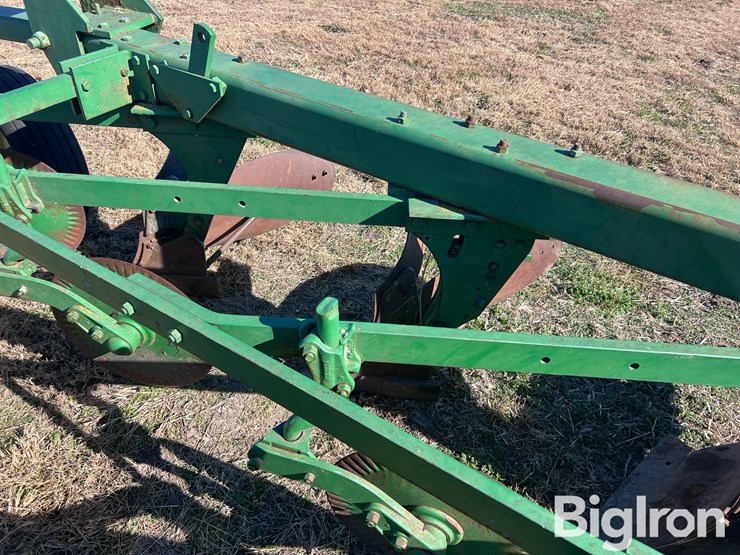 john-deere-8-image-20