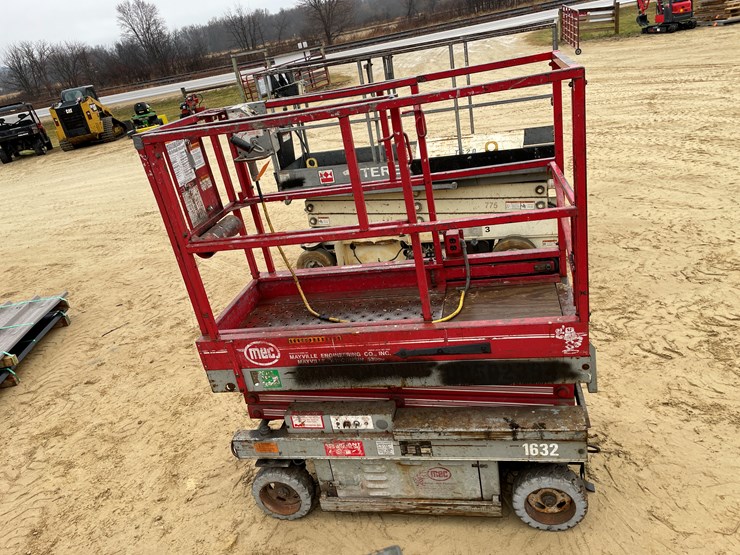 #300-•-1996-mec-scissor-lift-image-8