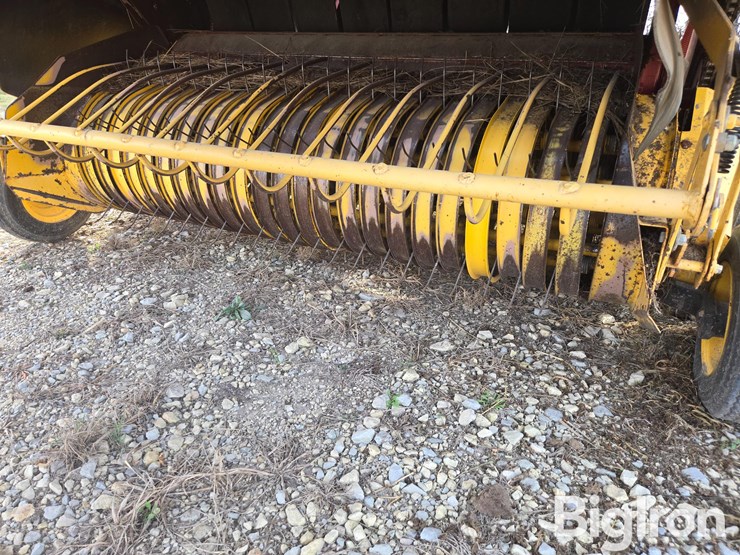 new-holland-688-image-15