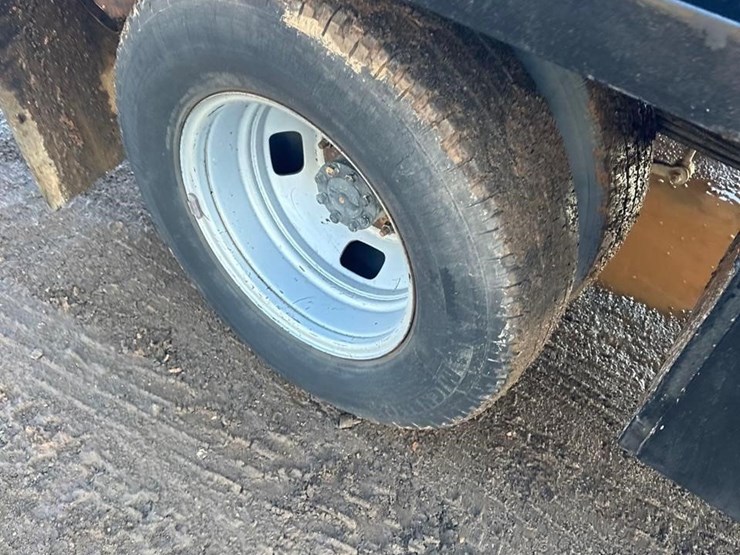 ford-f350-xl-image-10