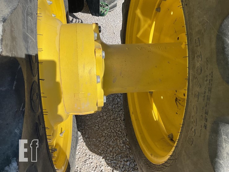 john-deere-8335r-image-43