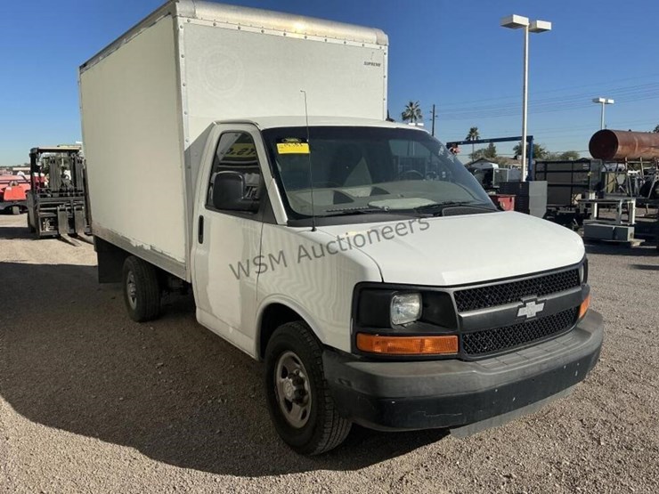 2015-chevrolet-express-3500-image-4