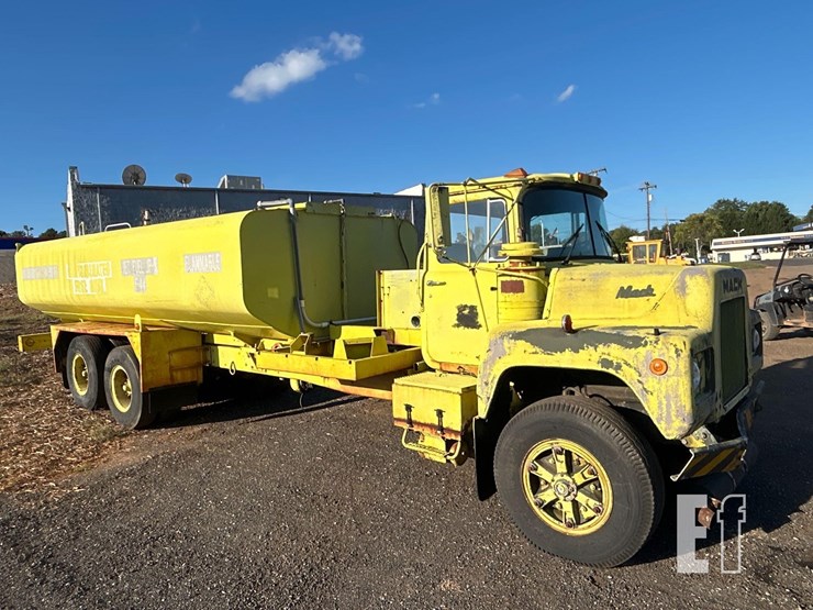 1981-caterpillar-3208-image-1