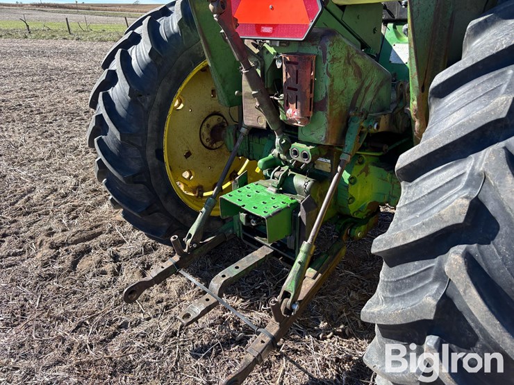 john-deere-3020-image-12