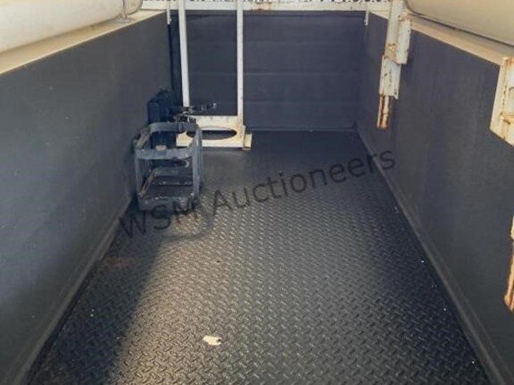 2015-chevrolet-silverado-2500-image-11