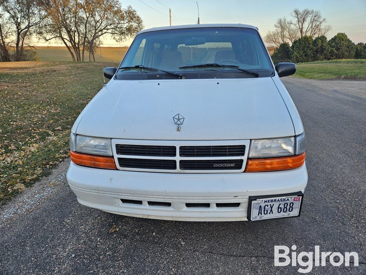 1994-dodge-grand-caravan-image-2