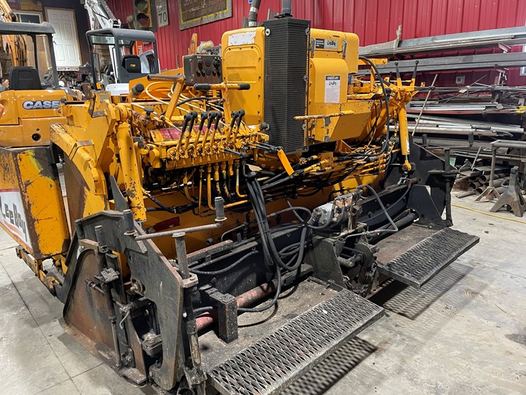 #7469-•-2002-l700-st-leeboy-asphalt-paver-image-19