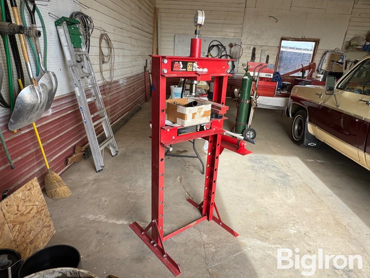 hydraulic-press-image-3