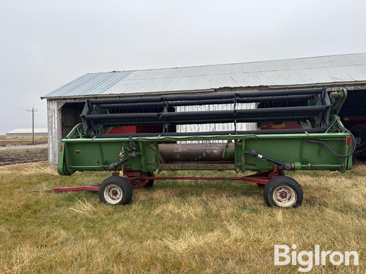 john-deere-220-image-6