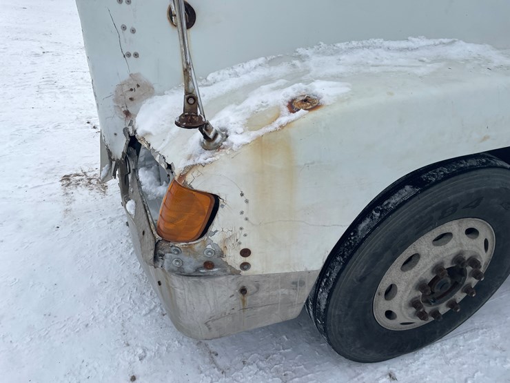 #1154-•-1996-freightliner-truck-tractor-(has-mn-reconstructed-title)-image-30