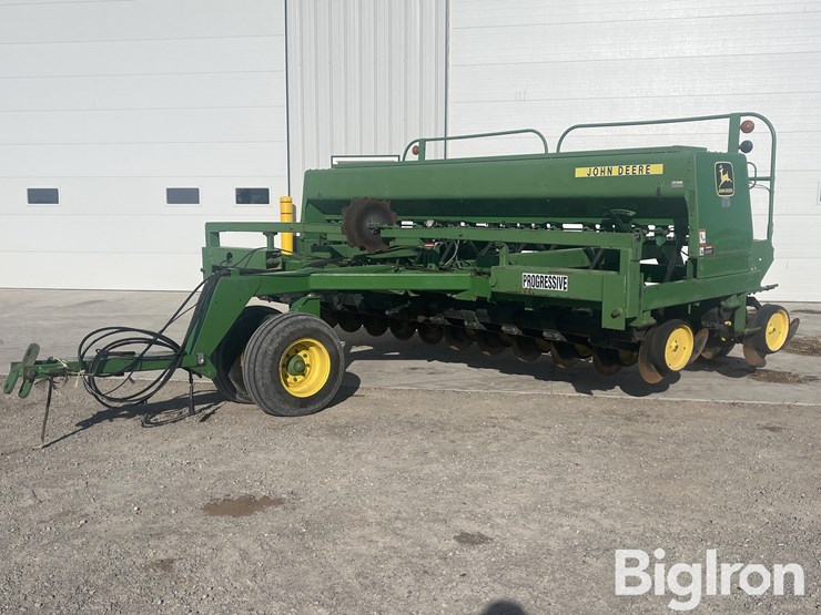 john-deere-750-image-1