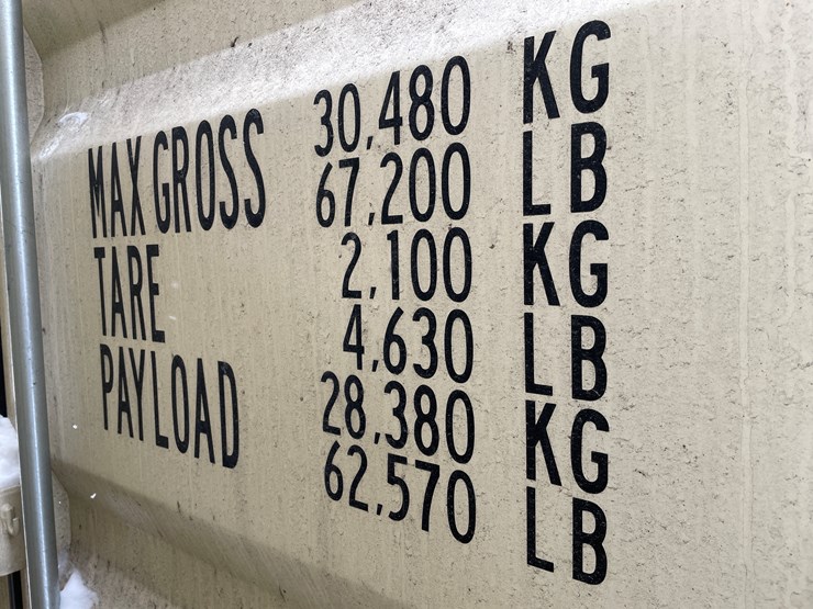 #107-•-20'-shipping-container-image-6