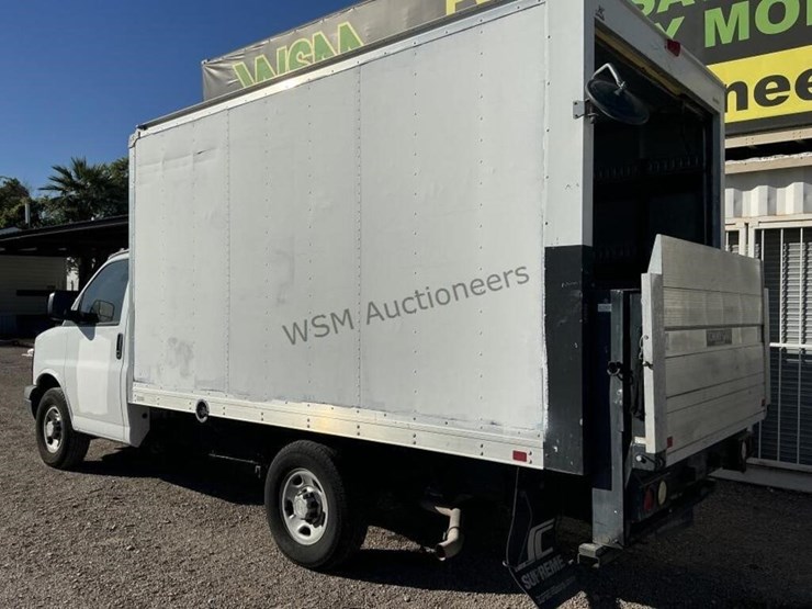 2015-chevrolet-express-3500-image-7