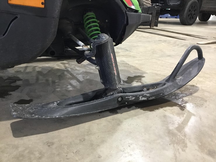 #2352-•-artic-cat-370-snowmobile*-image-18