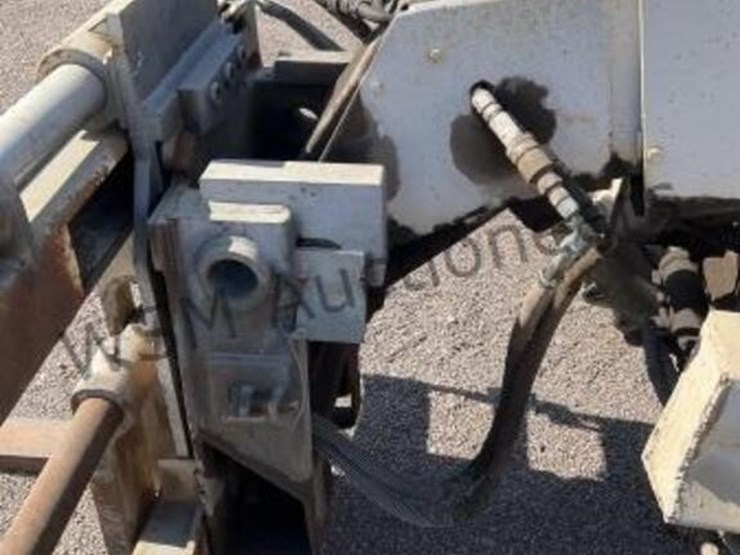 mark-h3-843tct-telescoping-material-handler-image-11