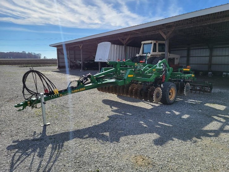 2022-great-plains-1000tm-image-7