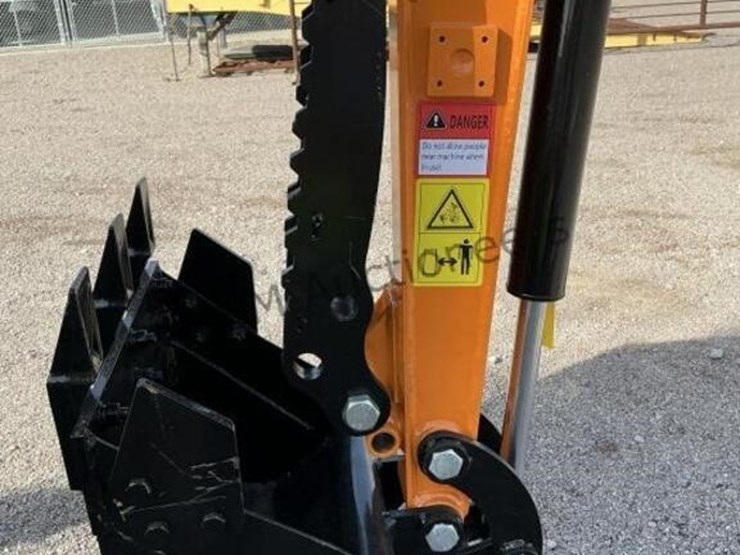 2025-miva-13c-mini-excavator-image-5