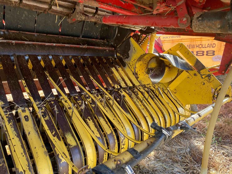 new-holland-644-image-37