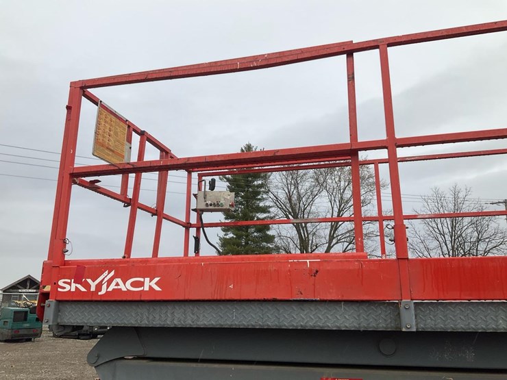 skyjack-sj7135rt-image-26