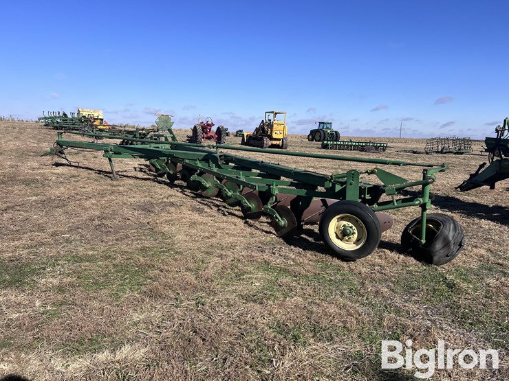 john-deere-8-image-7