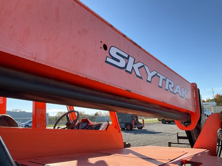 2016-sky-trak-6042-image-51