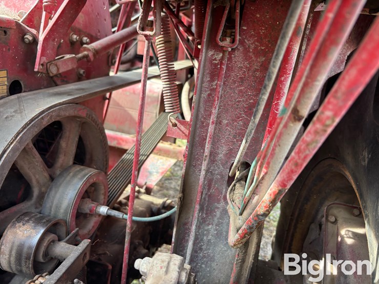 new-holland-1880-image-20