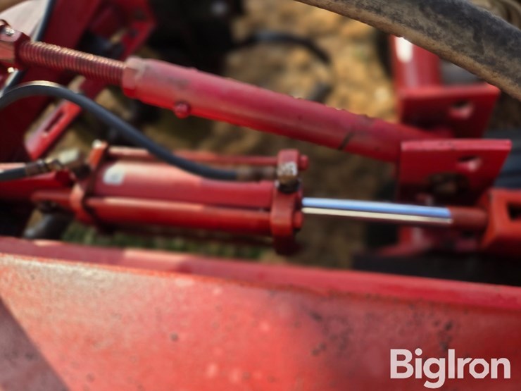 case-ih-3900-image-11