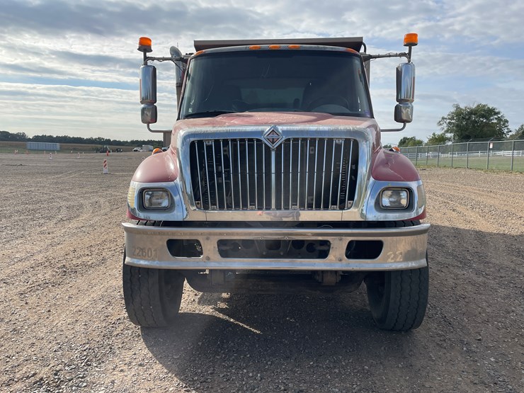 international-7400-image-8