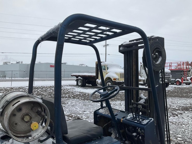 #1354-•-caterpillar-t80b-forklift-image-36