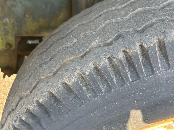 1981-caterpillar-3208-image-36