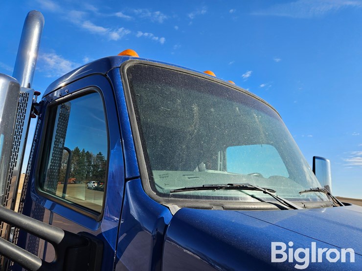 peterbilt-579-image-14