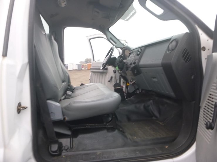 2013-ford-f650-image-15