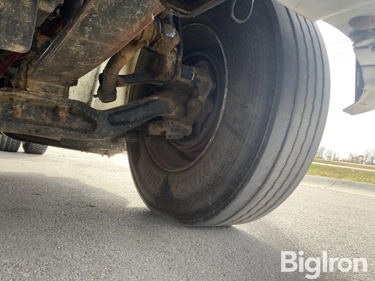 freightliner-m2-106-image-12