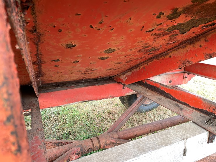 #205-•-j&m-gravity-box-on-running-gear-(boyceville,-wi)-image-20