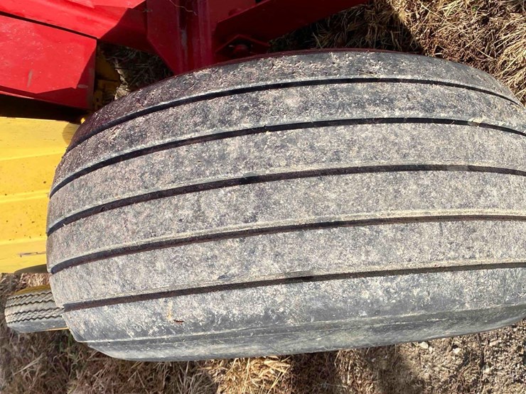 new-holland-644-image-41