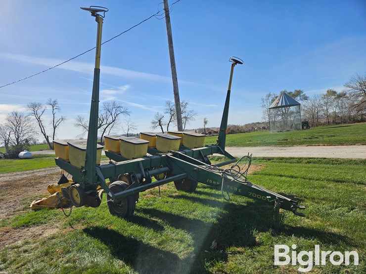 john-deere-7000-image-3