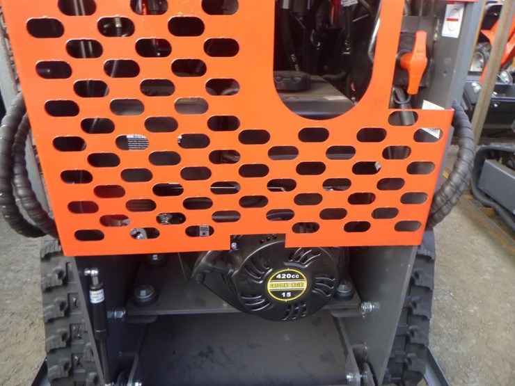 2025-agt-ysrt14-skid-steer-track-loader-image-15