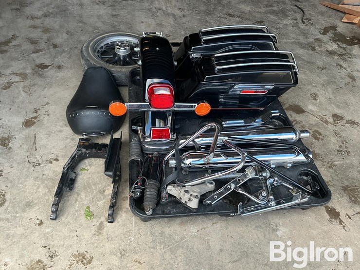 2002-harley-davidson-road-king-classic-parts-image-8