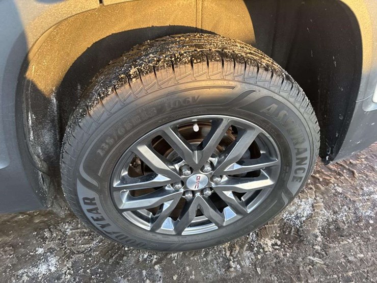 2017-gmc-acadia-slt-image-9