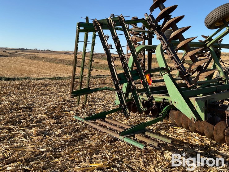 john-deere-235-image-18